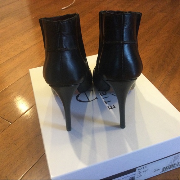 Brand New Black Leather women’s bootie - Picture 3 of 5